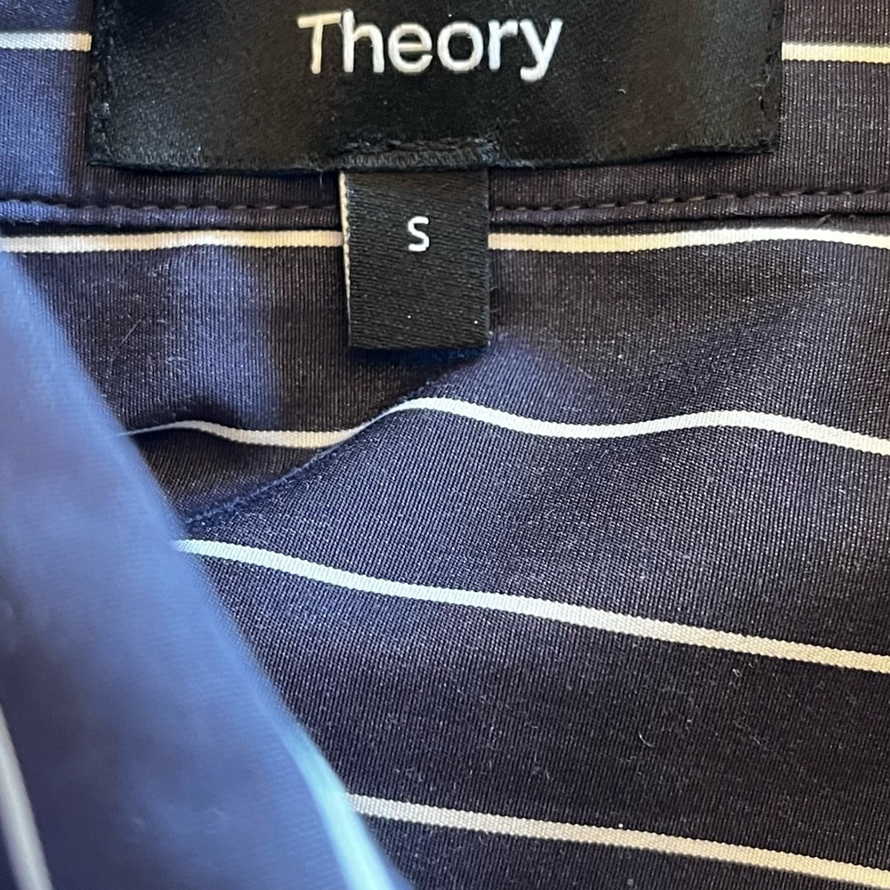 Theory Navy Pinstripe Cropped Button-Down Shirt Size Small - Picture 2 of 13